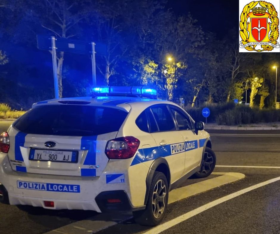 Alla guida con patente falsa: denunciato dalla Polizia Locale