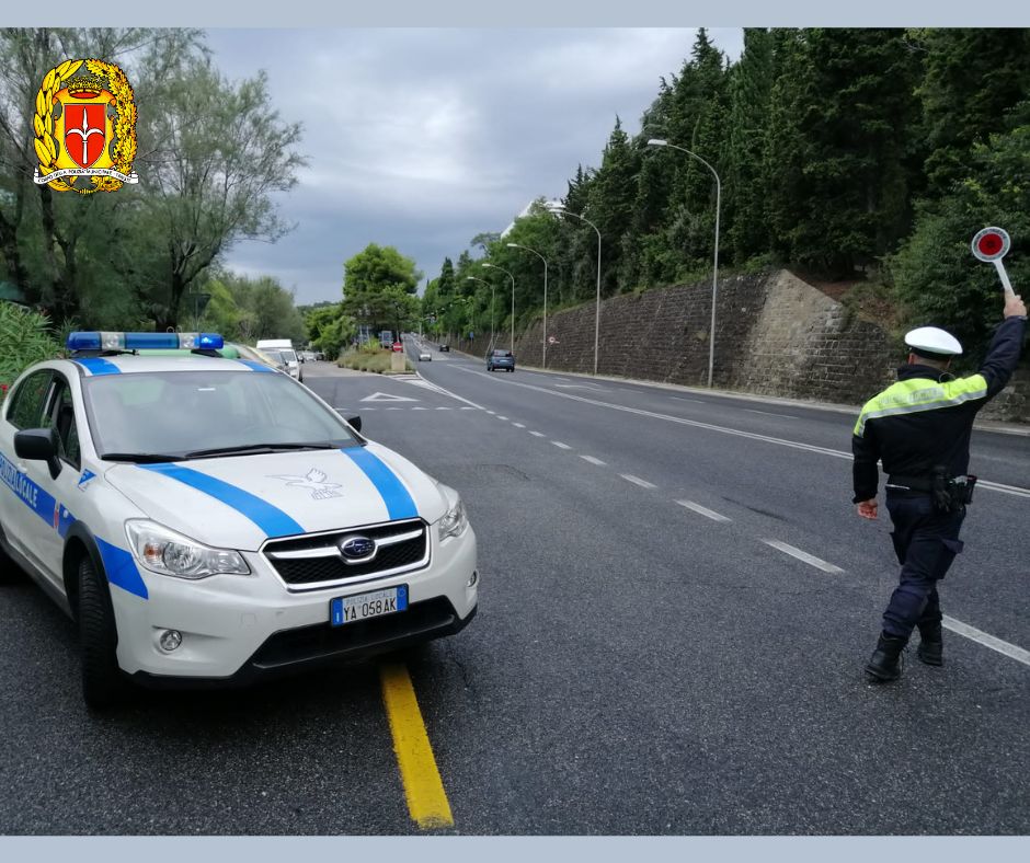 Polizia Locale: i controlli di una mattina sul traffico pesante al Bivio di Miramare e sulle Rive